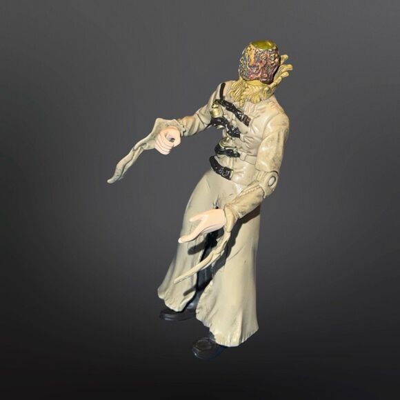 2005 SCARECROW Batman EVIL Villain DARK KNIGHT Action Figure DC Comics 5” A20 - Picture 3 of 10